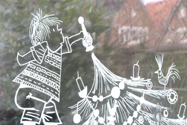 Украшение окон меловым маркером