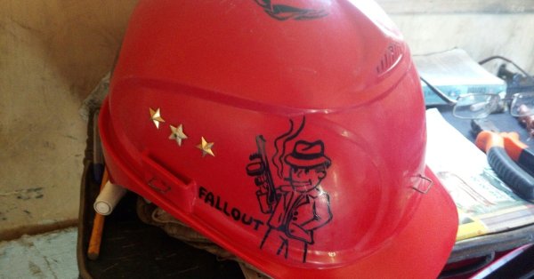 Узоры на каску строительную