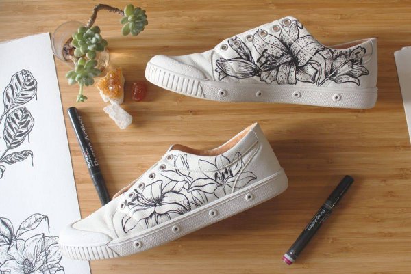 Разрисовать кеды маркером