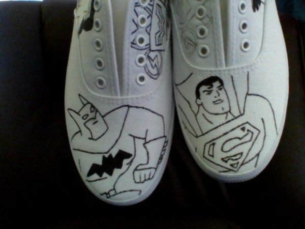 Разрисовать кеды маркером