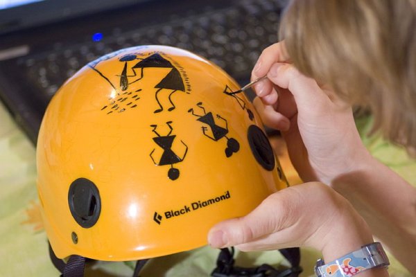 Разрисованные строительные каски