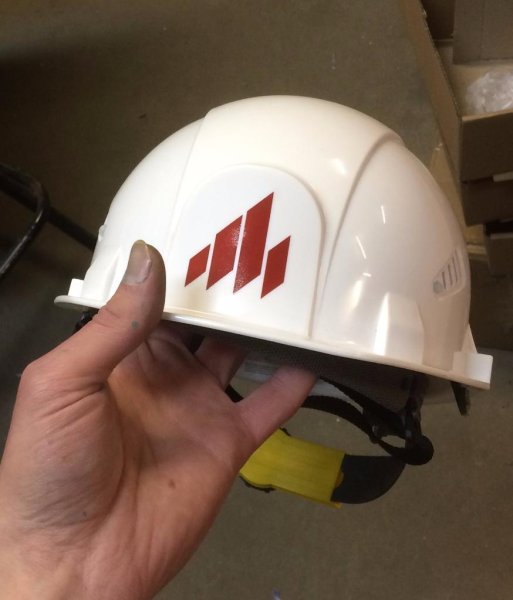 Брендирование касок строительных