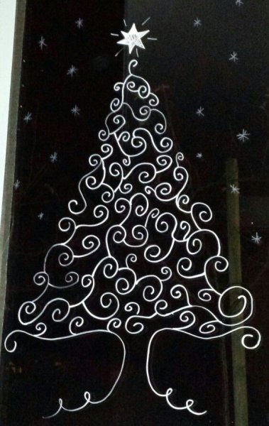 Елка на окне красками