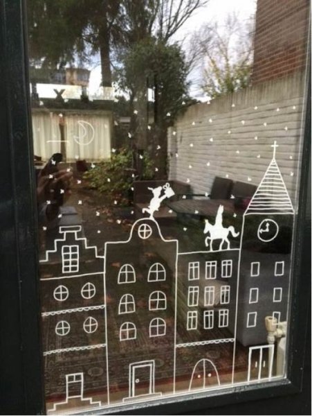 Новогодний декор на окнах маркером