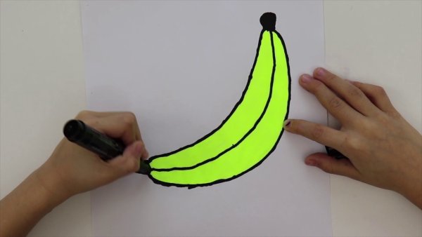 Банан натюрморт карандашом