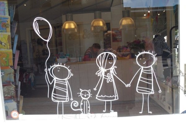 Рисунки мелками на доске для детей