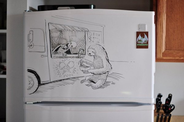 Рисунки на холодильнике маркером