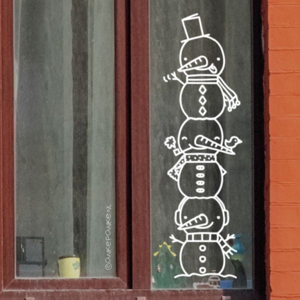 Узоры на окнах меловым маркером