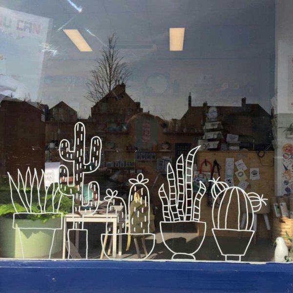 Украшение окон меловым маркером