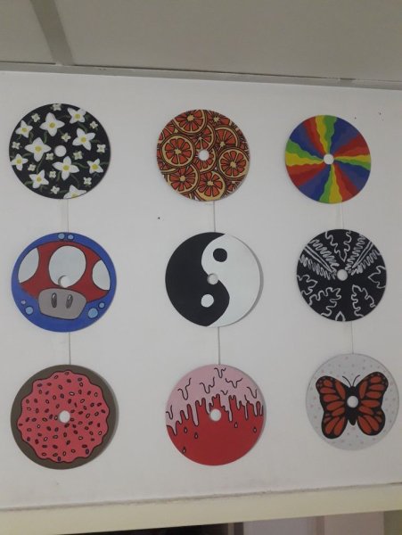 Декор для комнаты из дисков