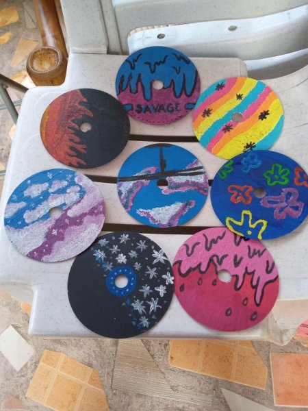 Разукрашенные диски на стену