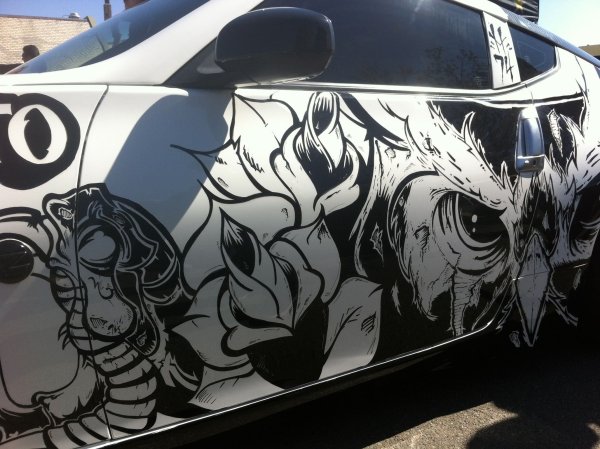 Трафаретная аэрография на авто