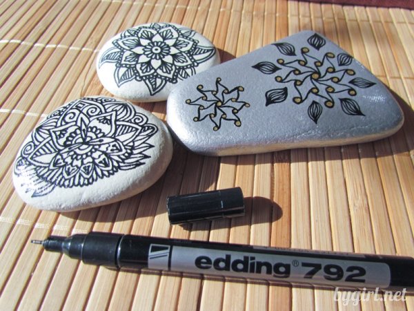 Роспись камней фломастерами