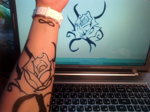 Наколки ручкой