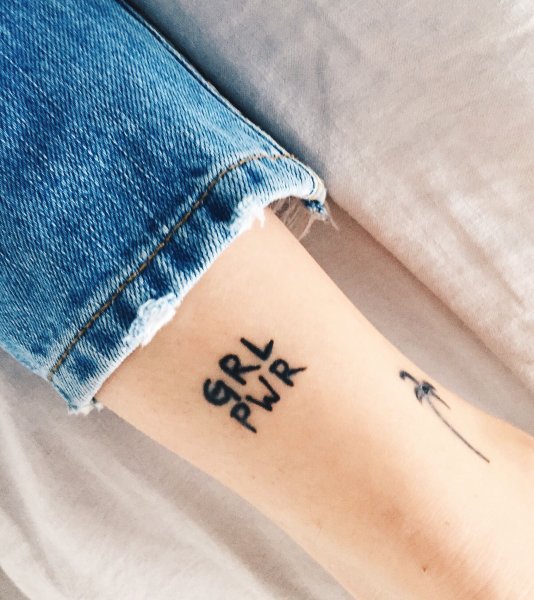 Татуировки маркером на руке