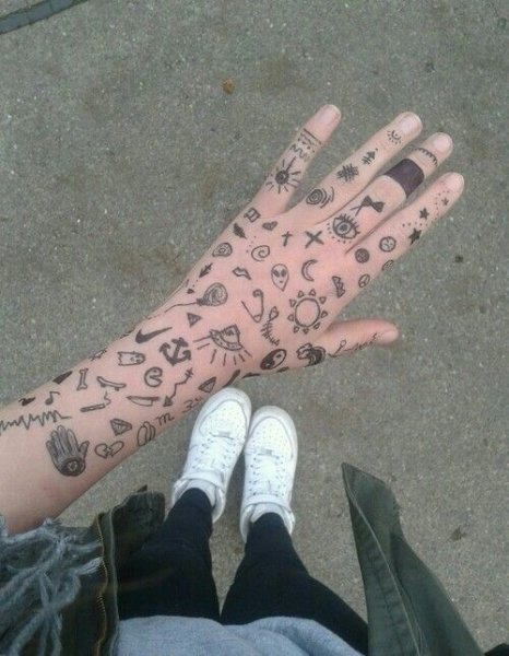 Разрисованные руки ручкой