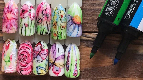 Маникюр акварельными маркерами