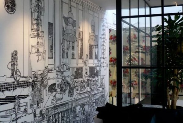 Роспись стен черным маркером