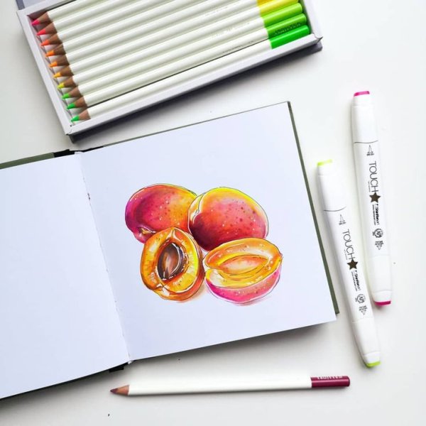 Яблоко скетч маркерами