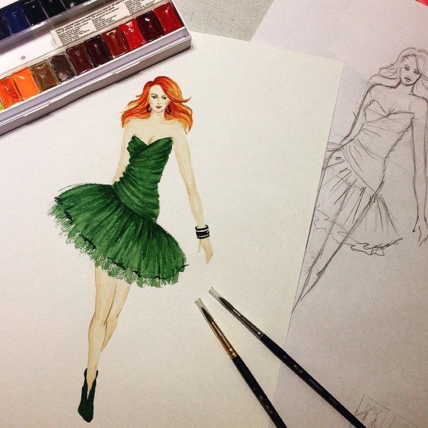 Девушка в платье маркерами