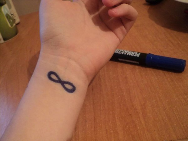 Лёгкие тату ручкой