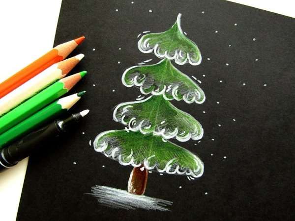 Елка цветными карандашами