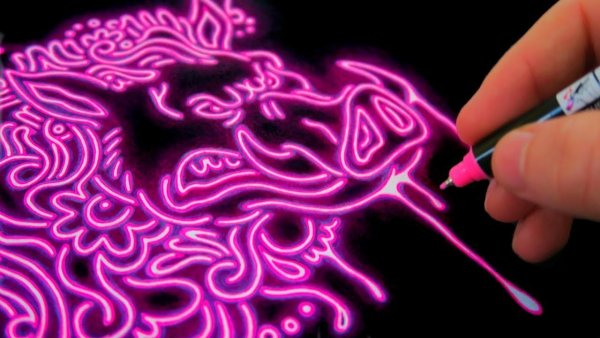 Рисунки неоновыми ручками