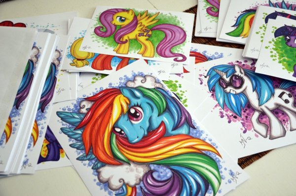 Рисунки пони фломастерами