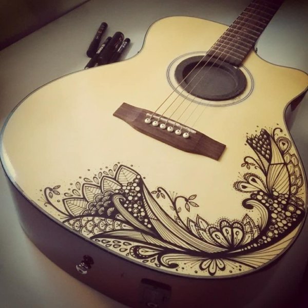Разрисованная гитара