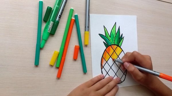 Ананас фломастерами