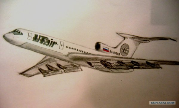 Пассажирский самолет карандашом
