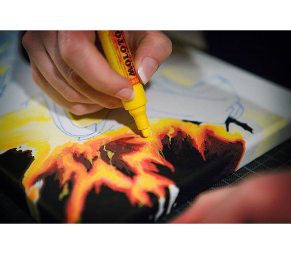 Фломастером для рисования на холсте