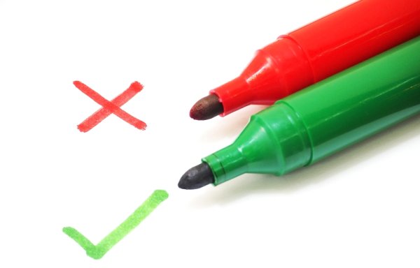 Красный и зелёный фломастеры