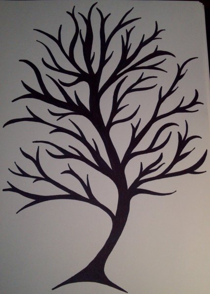 Дерево маркером черным на стене