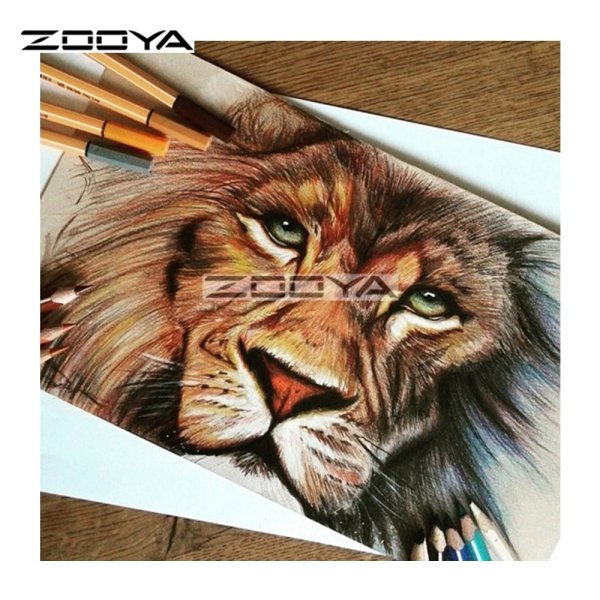 Лев цветными карандашами