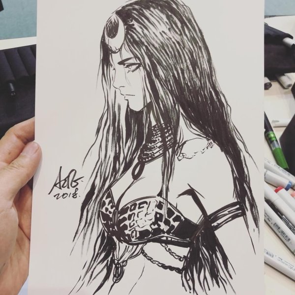 Наброски черным маркером