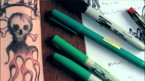 Тату фломастером