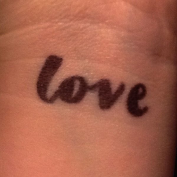 Красивые надписи на руках ручкой