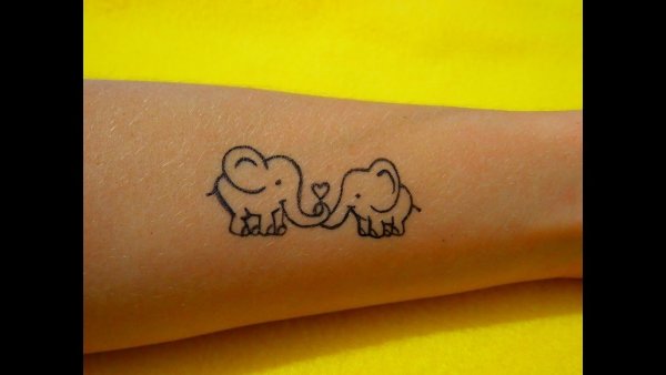 Рисунки на руке ручкой