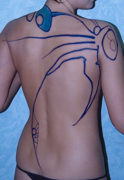 Рисунки маркером на теле