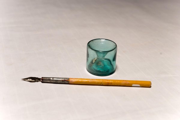 Перьевая ручка СССР И чернильница