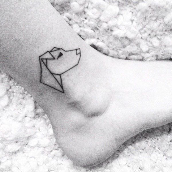 Маленькая Геометрическая собака тату