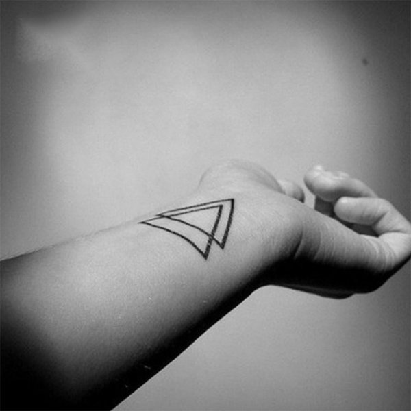 Маленькие тату на запястье пульс