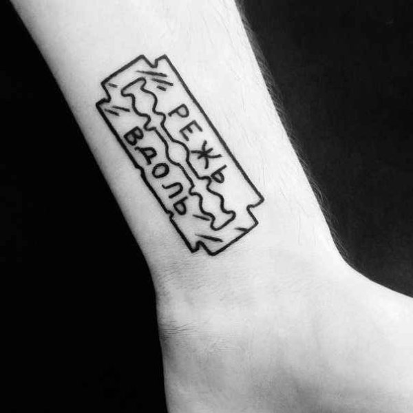 Тату ручкой на руке