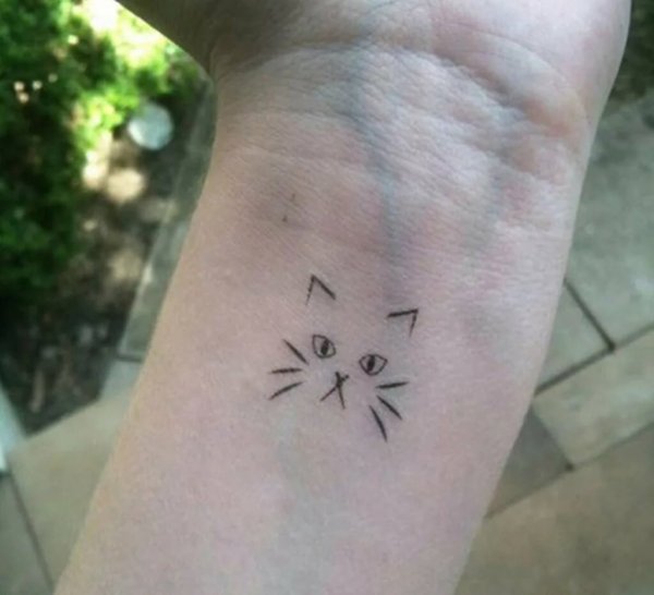 Лёгкие тату ручкой