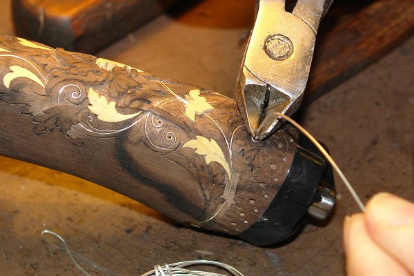 Насечка металлом по дереву