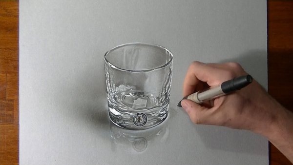 Реалистичный стакан