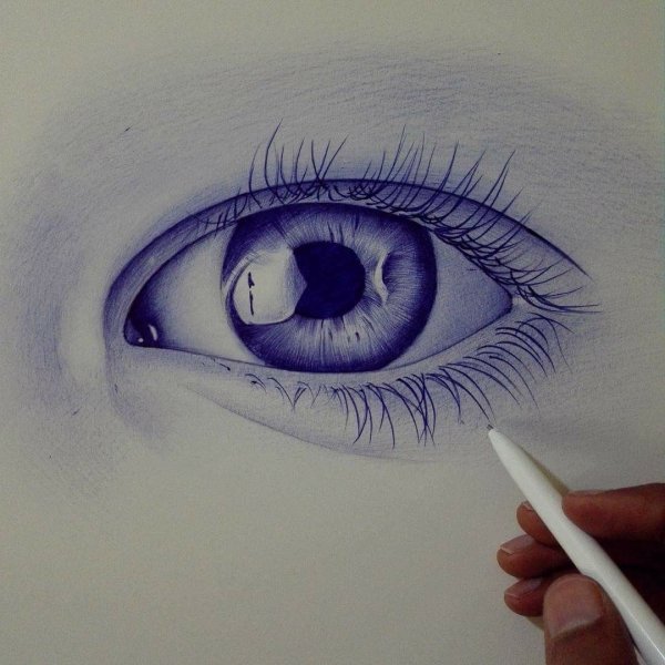 Глаз ручкой