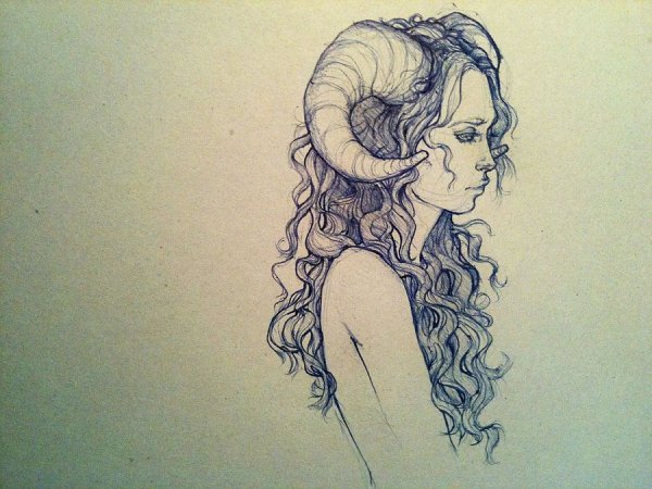 Девушка с рогами карандашом