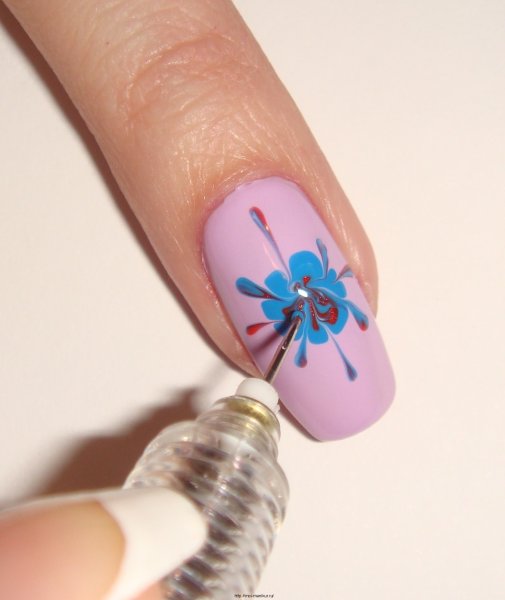 Маникюр с рисунком